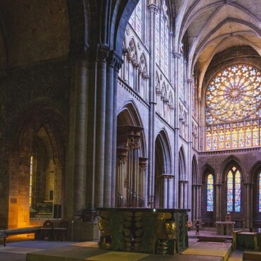 Choc à Surgères : L'église Notre-Dame saccagée, la communauté s'indigne