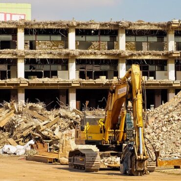Saint-Nazaire : Un Immeuble Incendié et Dangereux Va Enfin Être Démoli !