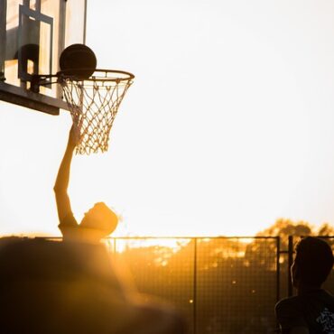 Coupe de France de Basket : Les Guerrières de Villeneuve Bousculées à la Mi-Temps !