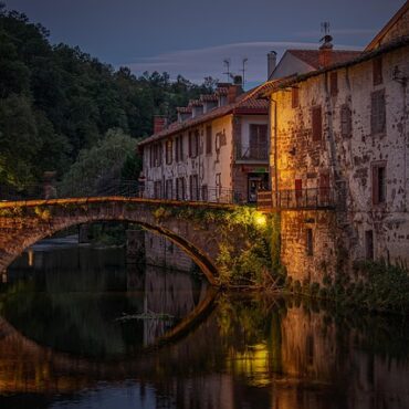 Seine-et-Marne : Le Pont de Grez-sur-Loing, la star des artistes d'ici et d'ailleurs !