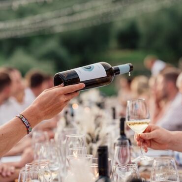 Pécharmant : le banquet des 80 ans vire au vinaigre après une polémique nationale