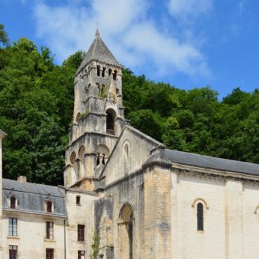 SOS Patrimoine en Corrèze : La Chapelle des Pénitents de Beaulieu-sur-Dordogne Lance un Appel Urgent !