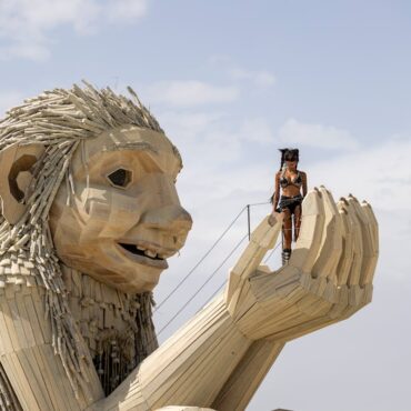 De la Corrèze au désert du Nevada : une sculpture monumentale s'envole pour Burning Man !