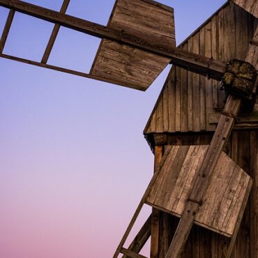 Grand Est : Le Célèbre Moulin de Valmy Fait à Nouveau Tourner ses Ailes !