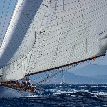 Revanche éclatante : Tom Dolan triomphe à Vigo, un an après son abandon !