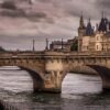 Paris : Le Pont-Neuf transformé en caverne géante par l’artiste JR