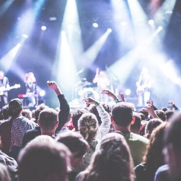 Dynamite Shakers : Le Rock Vendéen Fait Son Cinéma et Conquiert Barclay !