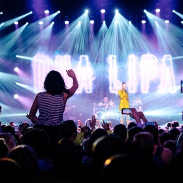 Paris s'enflamme pour le Drag : En coulisses d'un art qui bouscule tout !