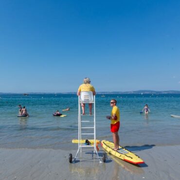 Canicule en Bretagne : Mer froide, dangers chauds ! La SNSM alerte les baigneurs