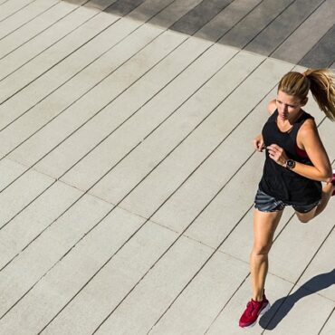 De 'dernière en EPS' à reine du running : le parcours fou d'une Lyonnaise, coach et future marathonienne !