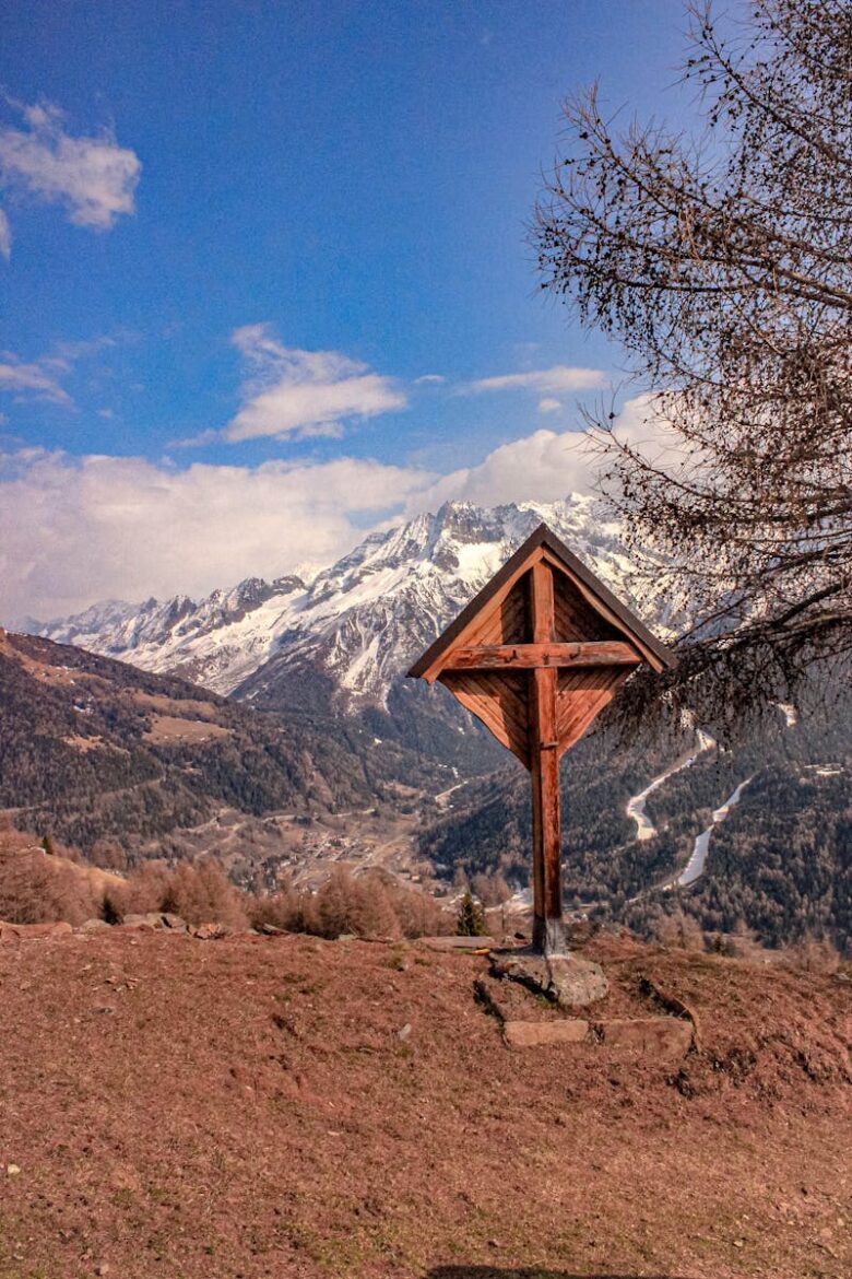 Pyrénées : La Croix de l'Aneto à nouveau vandalisée, l'Occitanie sous le choc !