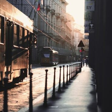 Émoi à Limoges : Un bus TCL s'embrase en plein boulevard !