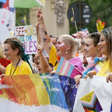Voiron : La Marche des Fiertés maintient le cap malgré les obstacles !