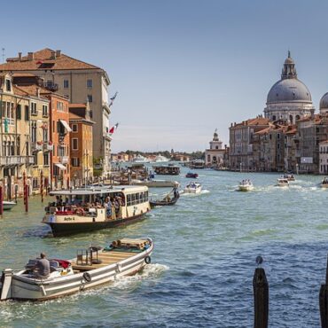 Grand Est : L'incroyable ascenseur à bateaux qui fascine les touristes !