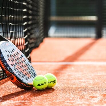 Zizou fait Padel en Aveyron : Son complexe sportif à Onet-le-Château fait déjà parler !