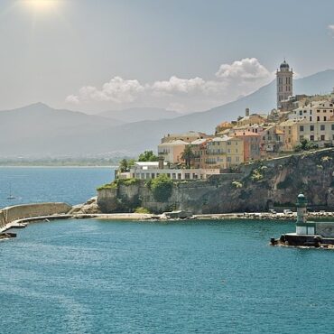 Morganti sonne l'alerte à Bastia: 'Un maire absent et des impôts qui grimpent!'
