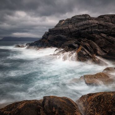 Alerte vagues-submersion : le littoral réunionnais sous haute surveillance, ne prenez aucun risque !