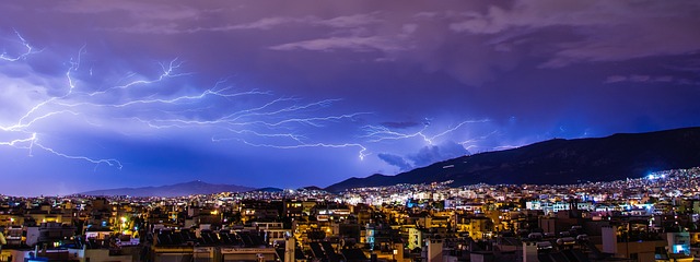 Strasbourg : un impact de foudre spectaculaire réveille le quartier du Neudorf