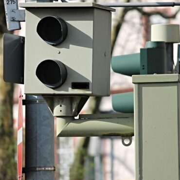 Flashé à 152 km/h : il perd tout sur la route