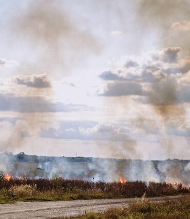 Incendie du Gros Bessillon : 2 500 hectares brûlés et des coupures de courant persistantes