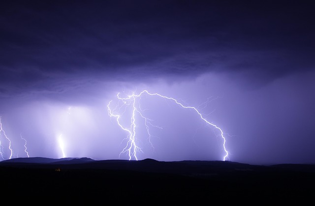 Alerte météo : des orages violents menacent le Rhône ce vendredi
