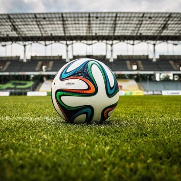 Indre-et-Loire : deux joueurs de foot suspendus 20 ans pour agressions