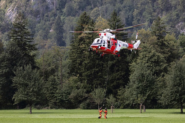Guillaumes : un jeune cycliste frôle la mort après une chute vertigineuse de 20 mètres