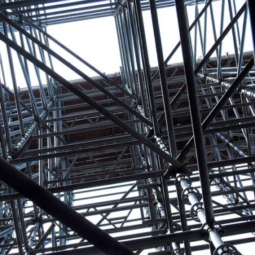 Cathédrale de Reims : un tunnel de protection installé face aux risques de chutes de pierres