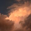 Alerte météo : crues et évacuations en cours dans l&rsquo;intérieur de l&rsquo;île
