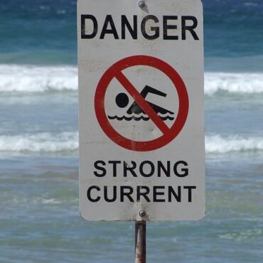 Courseulles-sur-Mer : la baignade interdite par précaution