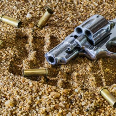 Saint-Brieuc : un homme armé arrêté en pleine rue
