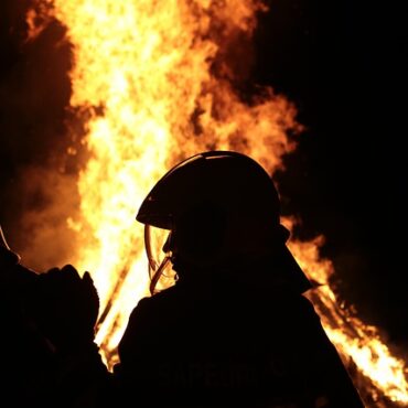 Ariège : un incendie de haute altitude maîtrisé après des dizaines de rotations aériennes
