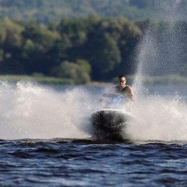 Saint-Pierre : deux jet-skieurs récupérés en difficulté au large