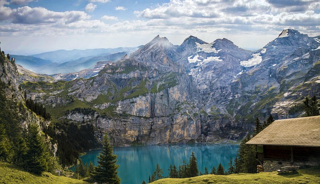 Pyrénées : la baignade interdite dans plusieurs lacs d'altitude