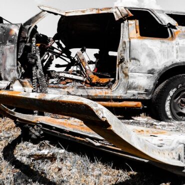 Série d'incendies criminels à Saint-Lô : onze véhicules détruits