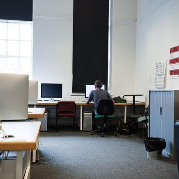 Tours : un cours en ligne de l'université violemment perturbé