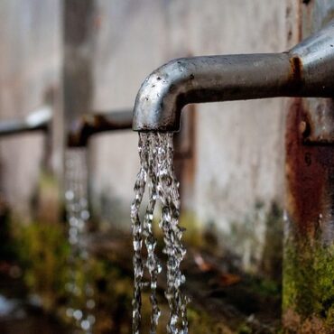 Eau potable : coupures au Tampon et alerte sanitaire à Saint-Benoît