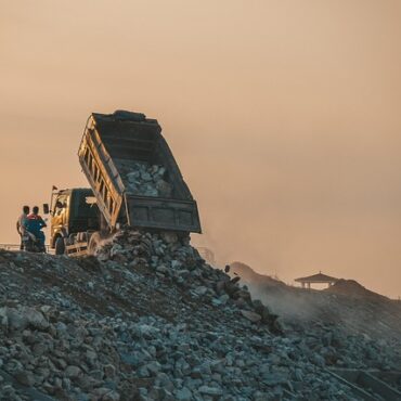 Saône-et-Loire : une contestation des artisans du bâtiment bloque un axe routier