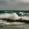 Alerte météo en Bretagne : la tempête Austen débarque avec des rafales à 150 km/h