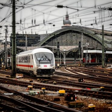 Normandie : un train percute un animal, la ligne Paris-Caen-Cherbourg à l'arrêt