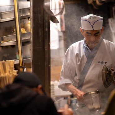 Val-d'Oise : urgence sanitaire et fientes de rongeurs, un burger shop bâché par la préfecture